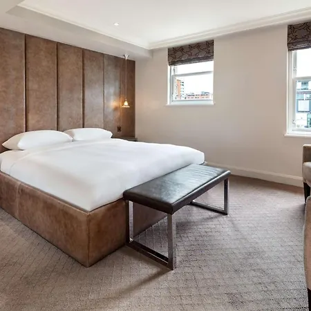 Radisson Blu Hotel, London Bloomsbury Exterior photo