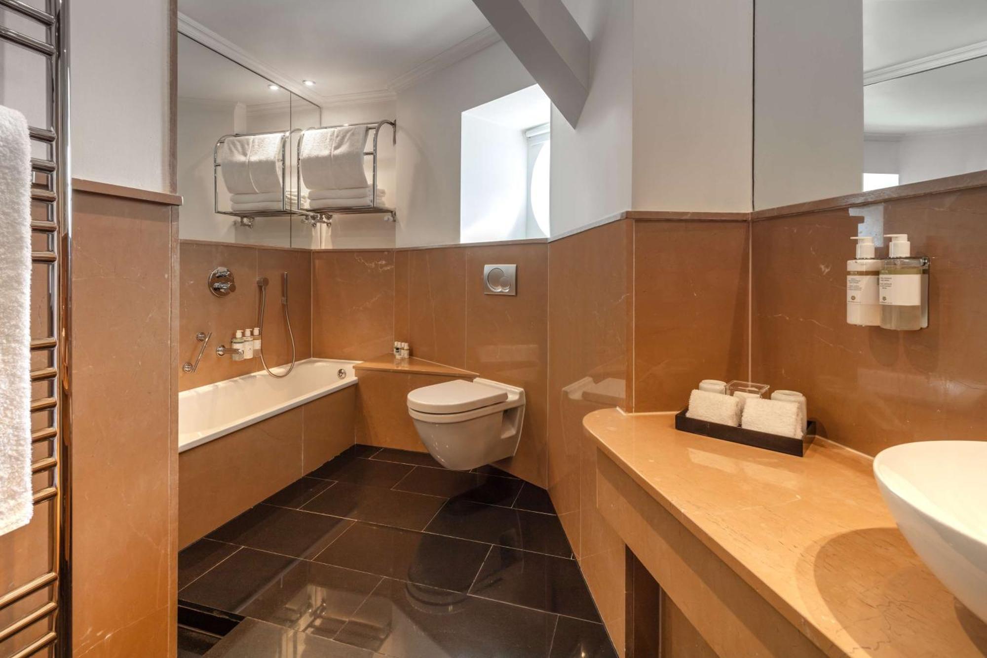 Radisson Blu Hotel, Bloomsbury 4*