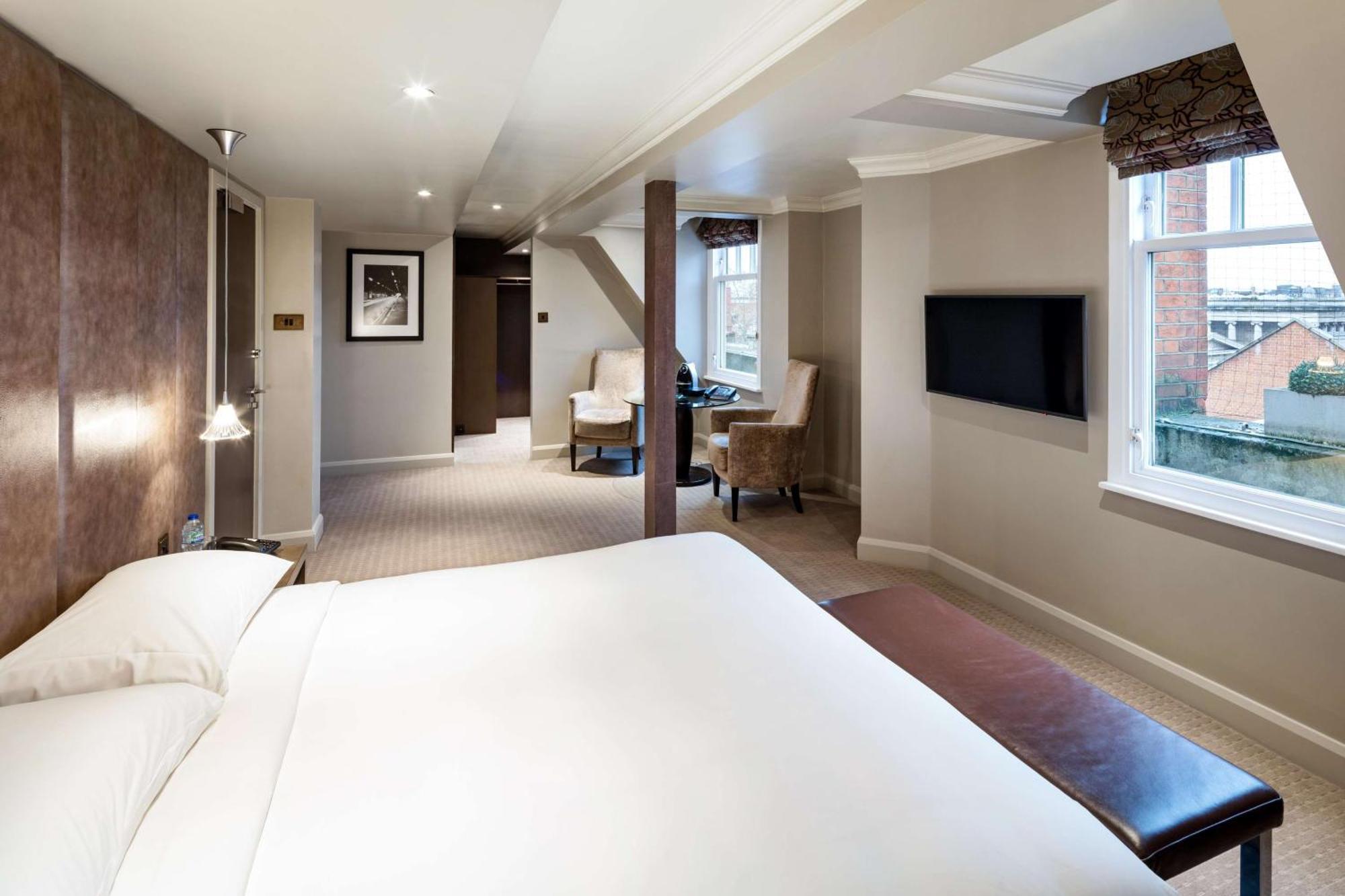 Radisson Blu Hotel, Bloomsbury Hotel 4*